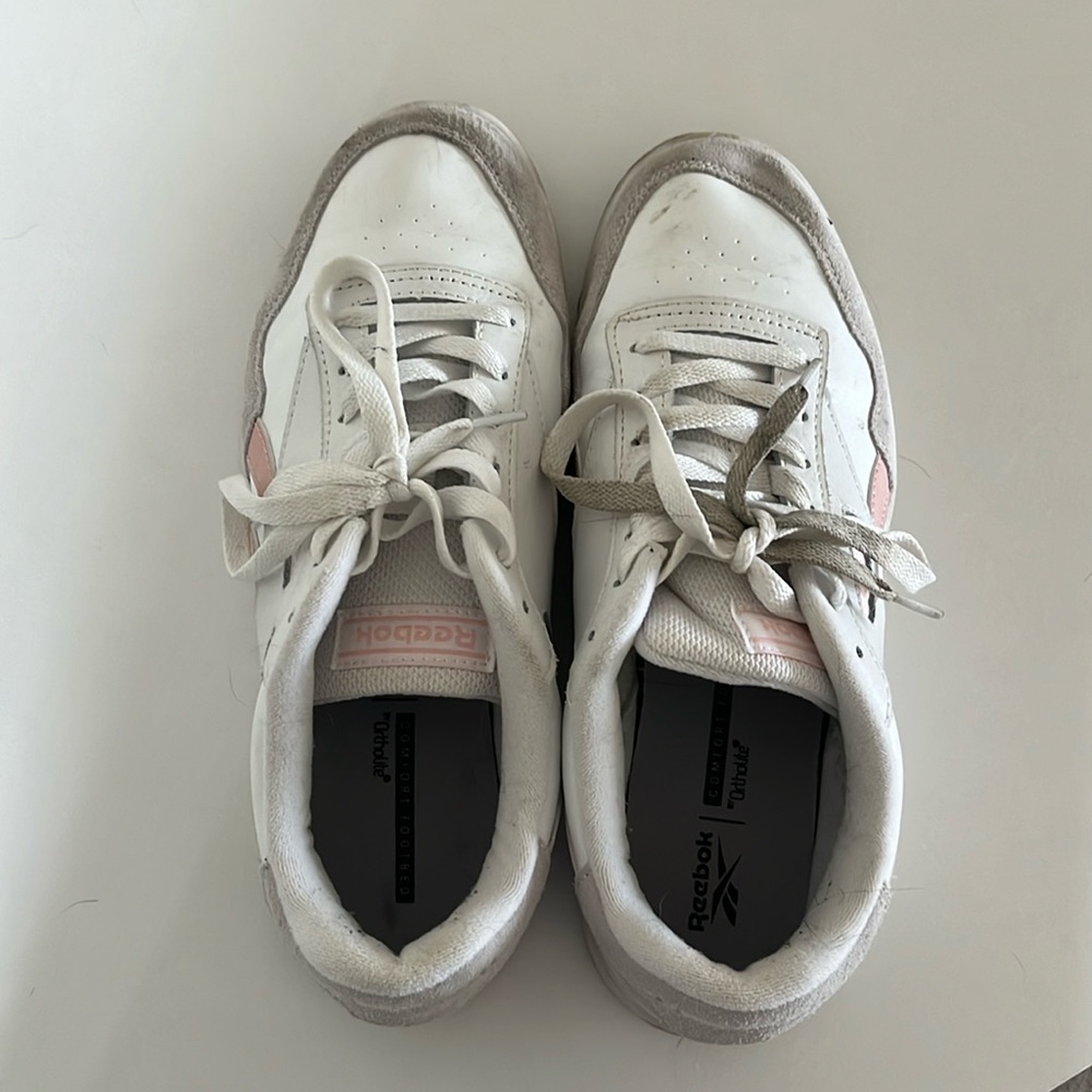 Reebok Sneakers
